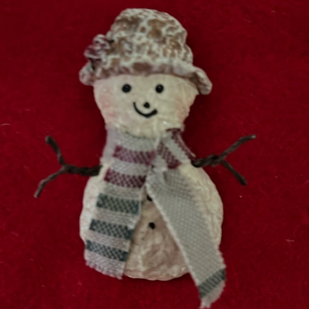 SNOWMAN PIN